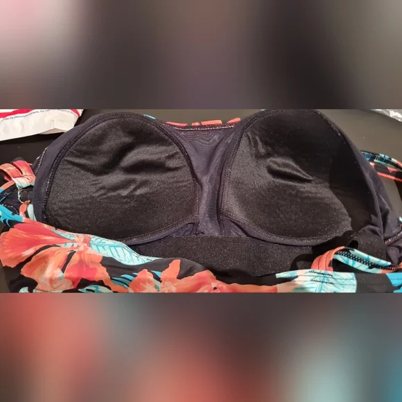 Croft and Barrow Tankini Swim top - Picture 3 of 4